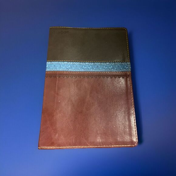 Life Application Study Bible by Tyndale‎ House Publishers Staff Large Print